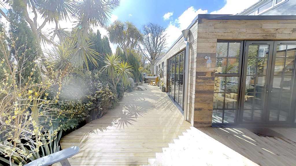 Merchants Manor 4*